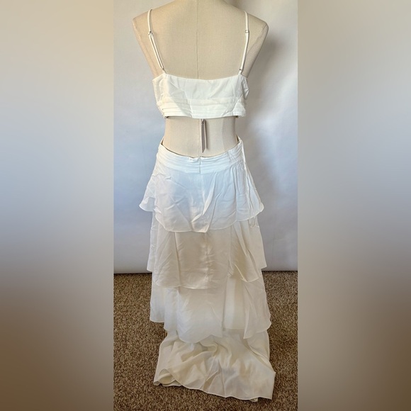NEW w/TAGS REVOLVE LINE & DOT White Sonia Tiered Maxi Dress Size Large - Picture 8 of 13